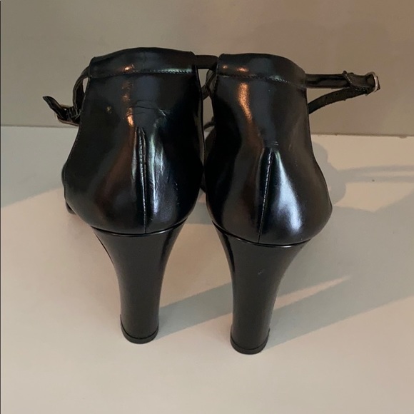 Authentic Gucci heels - Picture 4 of 9